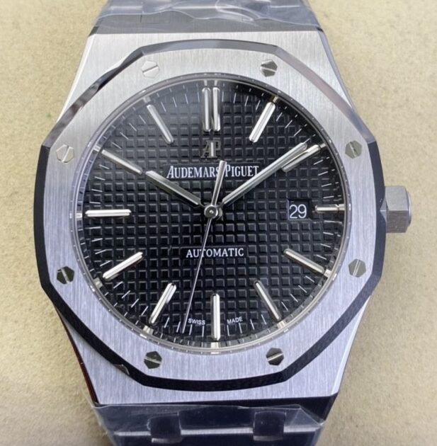 ZF Factory Audemars Piguet Royal Oak 15400ST.OO.1220ST.01 Replica