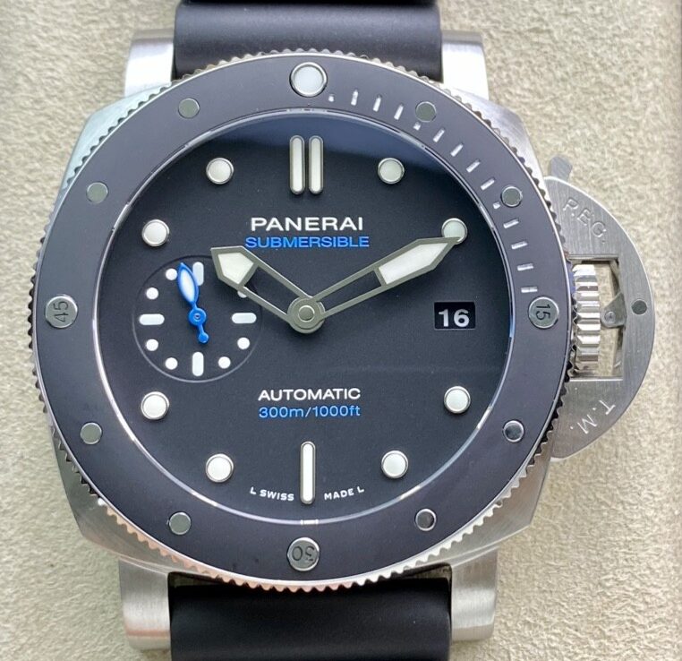 VS Factory Replica Watches Panerai Submersible PAM00683 Black Dial