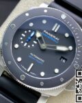 VS Factory Replica Watches Panerai Submersible PAM00683 Black Dial