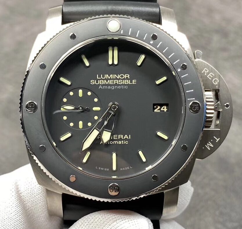 VS Factory Replica Watches Panerai Submersible PAM00389 Black Dial 47MM