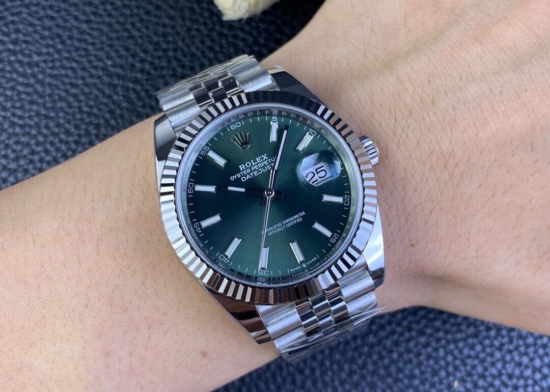 Clean Factory Rolex Datejust M126334-0028 Watch Video