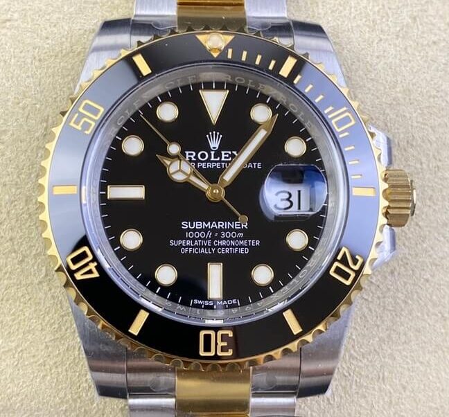 Clean Submariner Watch - Rolex 116613LN-0001
