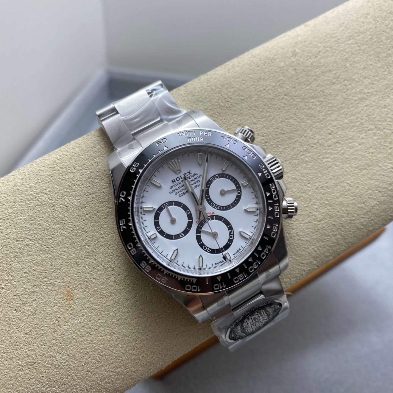 Clean Factory New Rolex Cosmograph Daytona M126500LN-0001 Replica