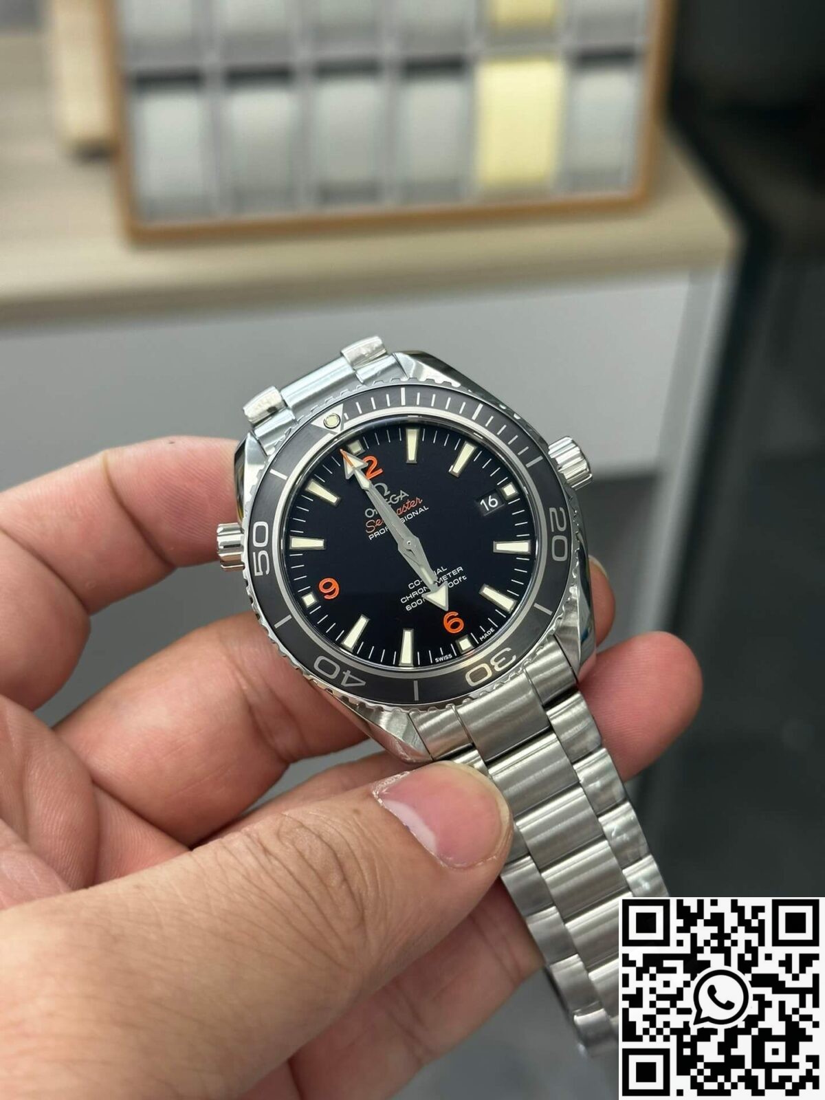 Omega Replica VS Real Seamaster 232.30.42.21.01.003 Black