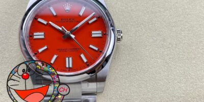 Oyster Perpetual Clean Rolex M124300-0007 Red Dial Restoration